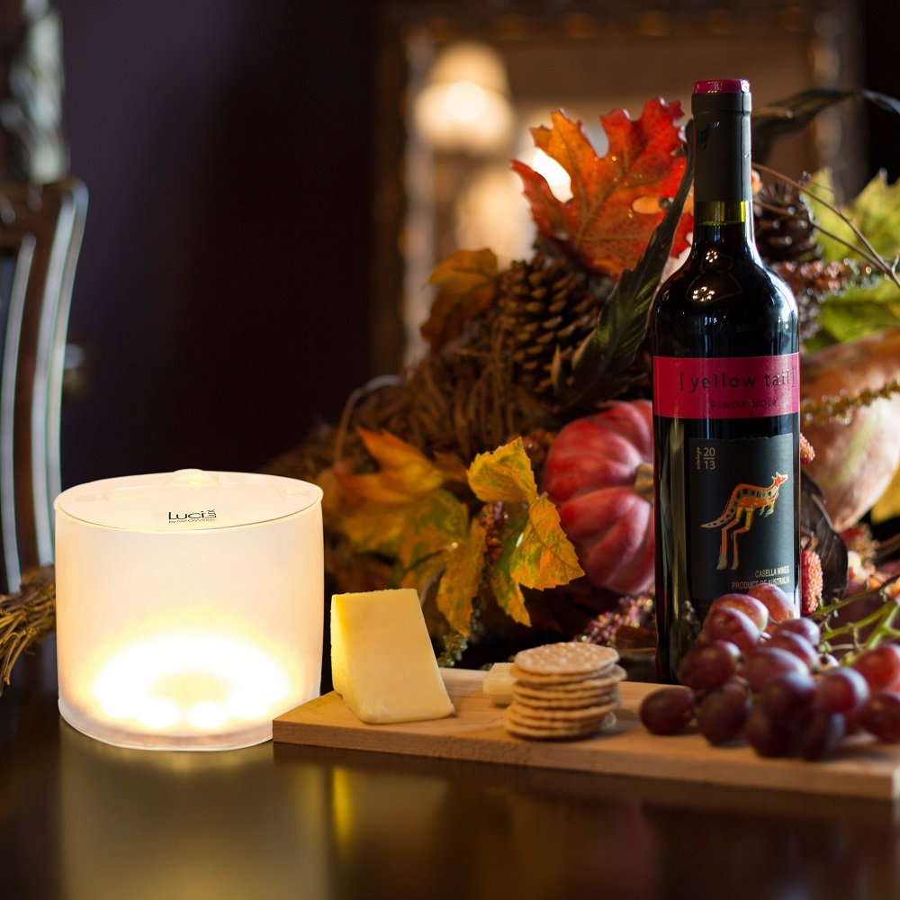 【iSOLAR】美國 LUCI 太陽能防水手提燈(黃光款 買就送LUCI緊急款) 可折疊 IP67 戶外露營 照明燈 緊急照明 充氣式 布置 禮物贈送, , large