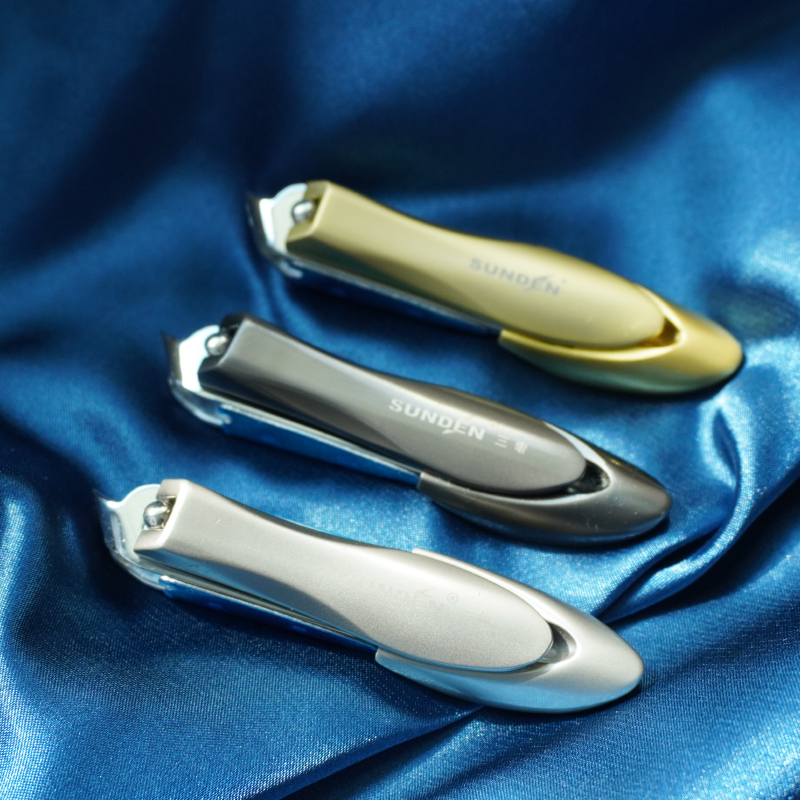 Nail Clippers with Nail File &ndash; Thick Nail Cutters for Men Women with Catcher Acrylic Ingrown Toenails Professional Ultra Sharp No Splash SUNDEN SD1423, 低調黑, large