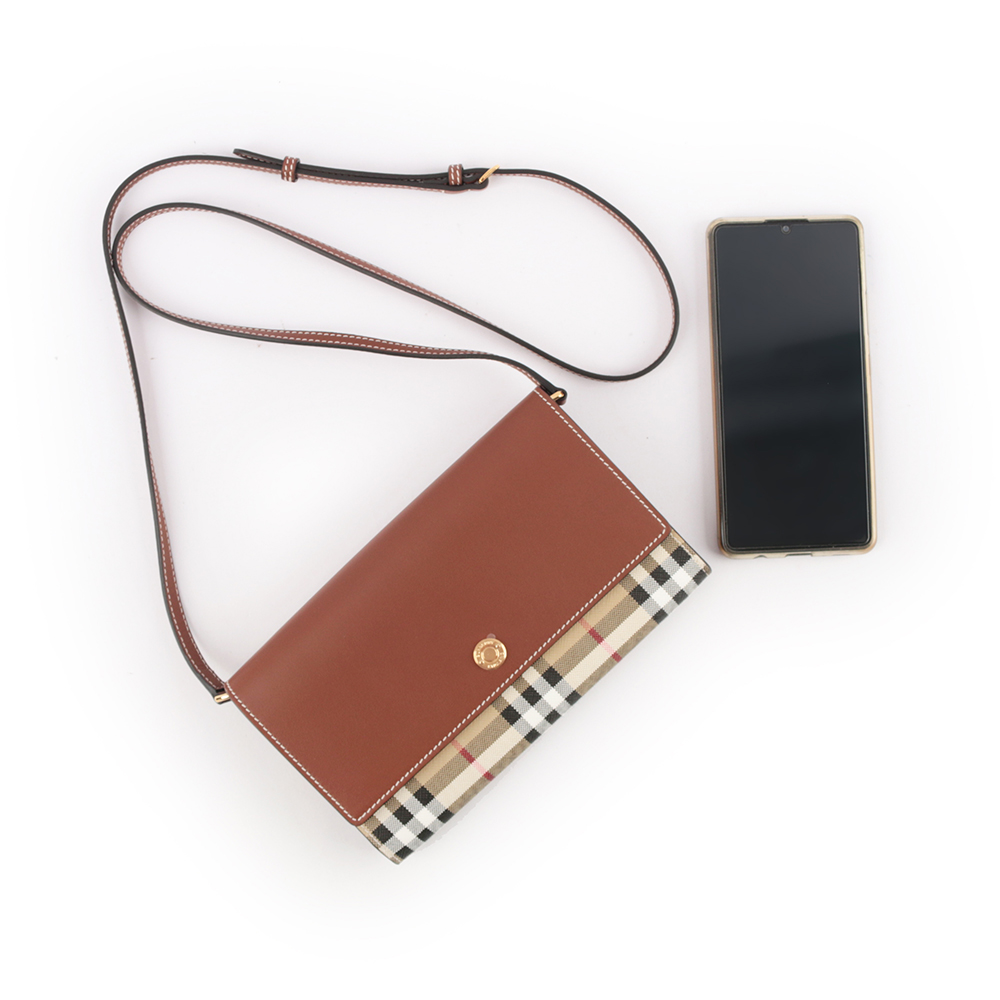 BURBERRY 經典格紋拼牛皮皮夾式斜背包/經典米色/焦糖色, , large