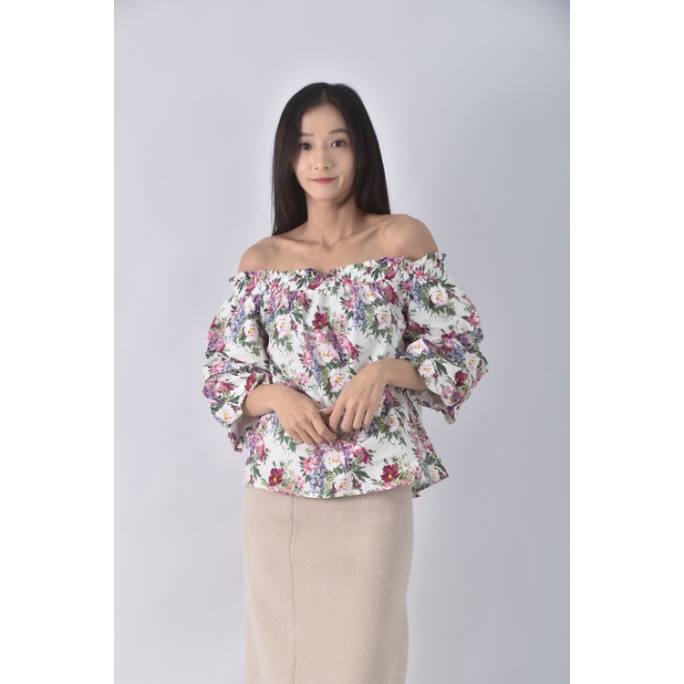 (M) 【房業涵私服】mango花卉白色上衣二手衣, , large