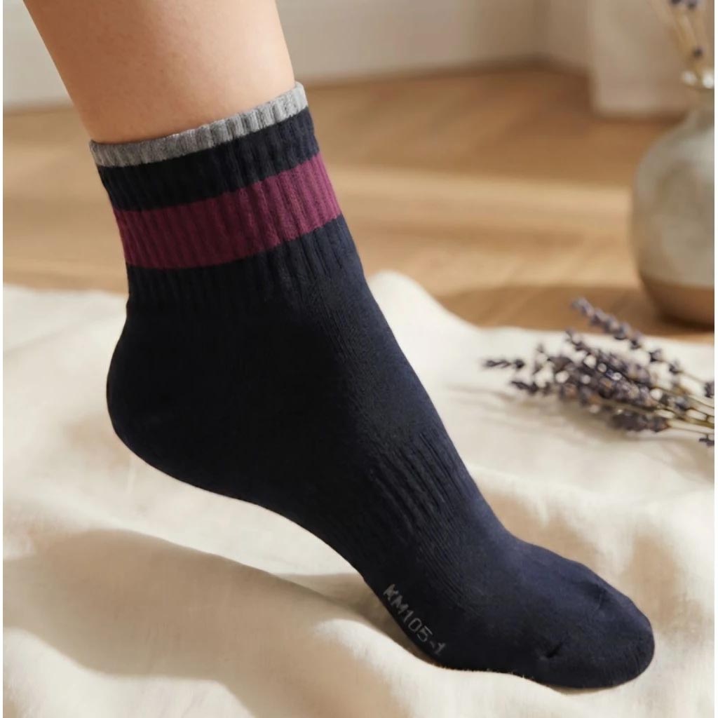 [凱美棉業] 7雙組 MIT台灣製 純棉1/2毛巾底運動襪 都市黑雙色邊條, , large