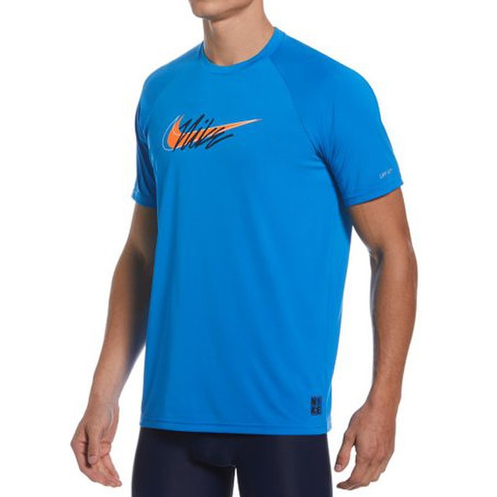NIKE SCRIPT LOGO 成人男性短袖防曬衣 戶外 運動 吸汗 乾爽 透氣 灰 白 藍 XS/S/M/L/XL, , large