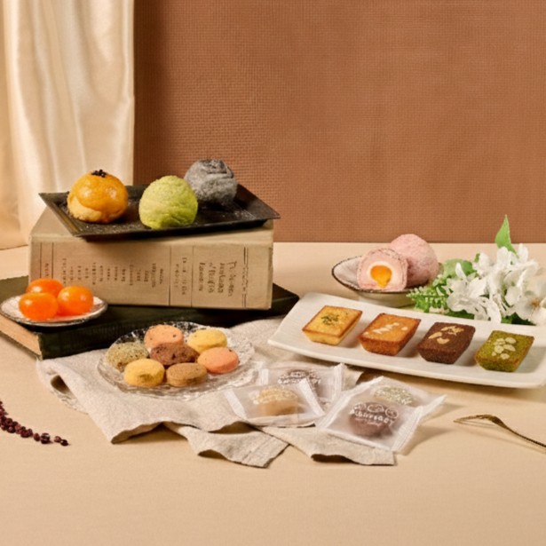 Year Gift Box 3 (Pastry x18), , large