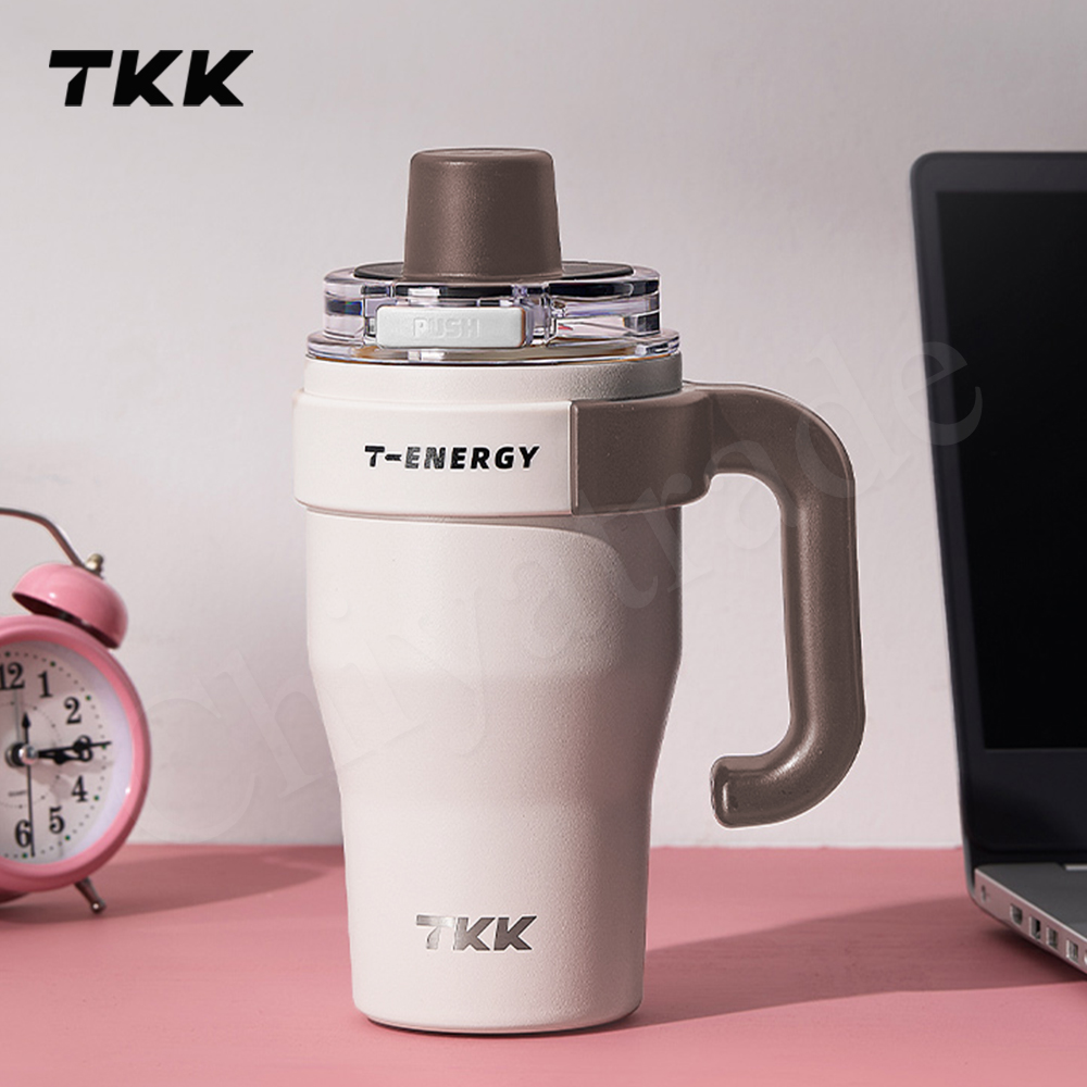 【TKK】T-One 彈蓋冰壩杯 316不鏽鋼x陶瓷噴塗 直飲+吸管 保冰保溫 運動隨身杯 1200ML(握把式)-沙丘咖, 沙丘咖, large