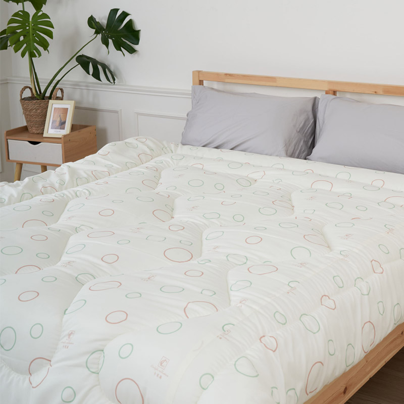 Four-hole fiber quilt