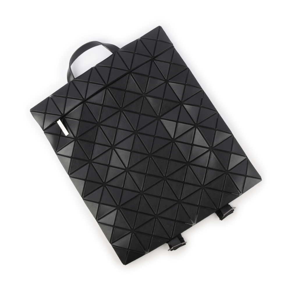 ISSEY MIYAKE BAO BAO LUCENT 啞光霧面扁形後背包/黑色, , large